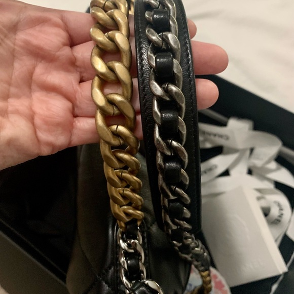 ❌SOLD❌Chanel 19 small lambskin - Picture 6 of 11